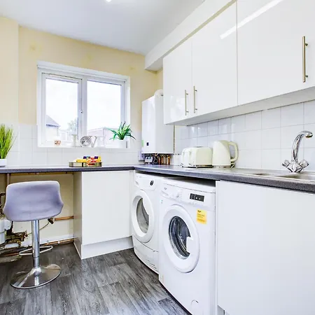 Spacious Urban Apartment In Croydon Exterior photo