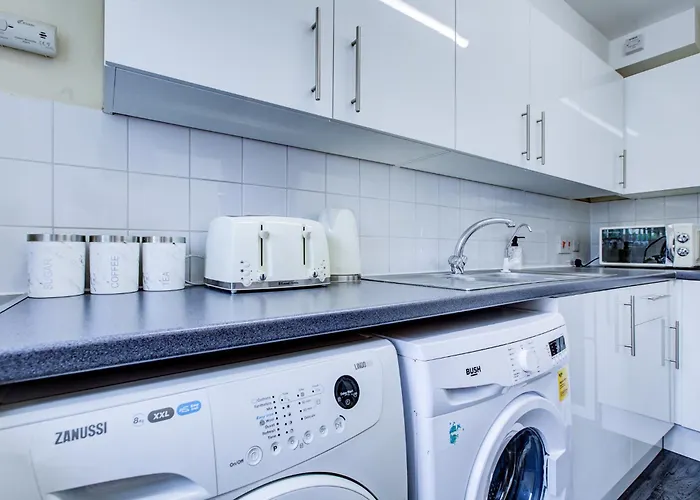 Spacious Urban Apartment In Croydon