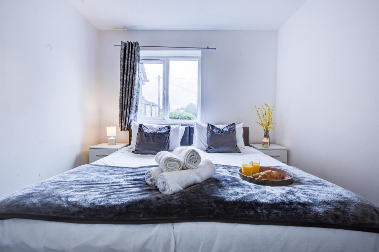 Spacious Urban In Apartment Croydon